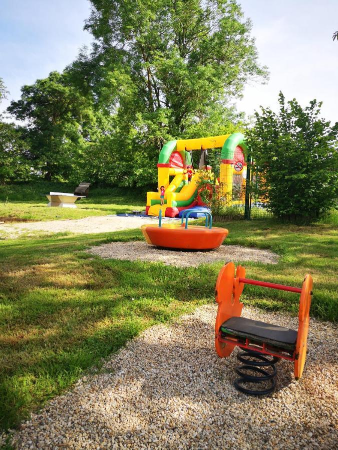 Camping Domaine De Mepillat Saint-Nizier-le-Bouchoux Exteriör bild